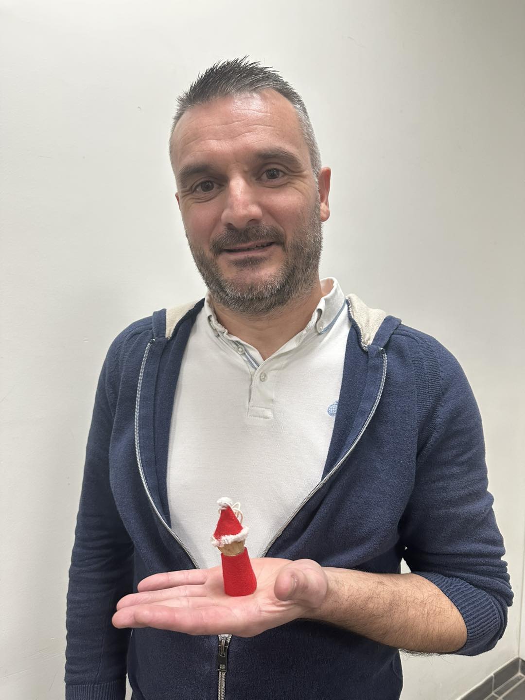 J&eacute;r&ocirc;me Pr&eacute;sident du Comit&eacute; des f&ecirc;tes de St Aupre pour conna&icirc;tre la belle histoire de leur March&eacute; de No&euml;l.jpg (114 KB)